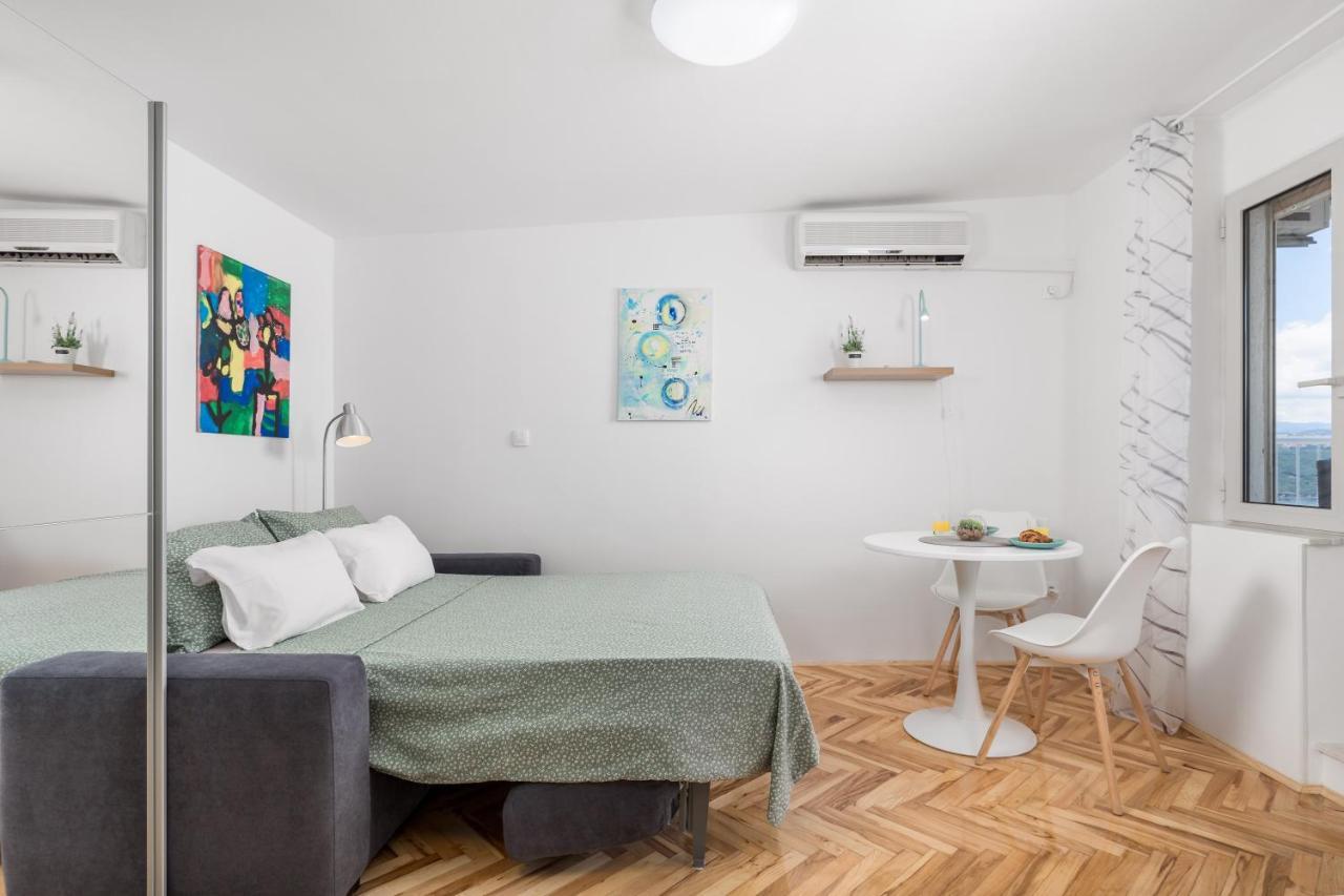 Studio Apartman Rozi أوباتيا المظهر الخارجي الصورة